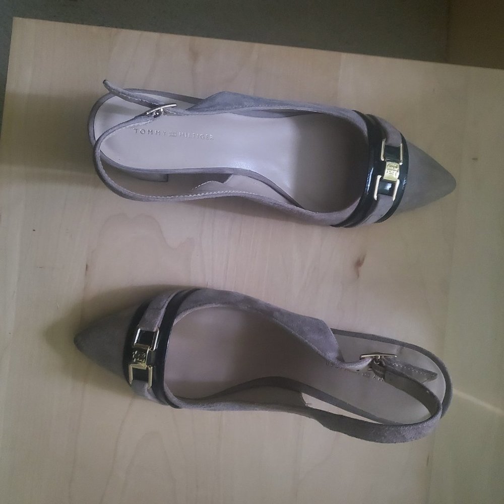 Tommy Hilfinger 2 tone suede slingback pumps